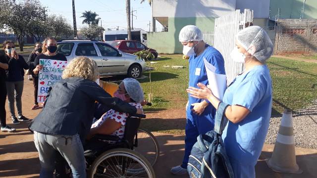 Covid-19: Professora recebe alta em Ponta Porã após 18 dias entubada