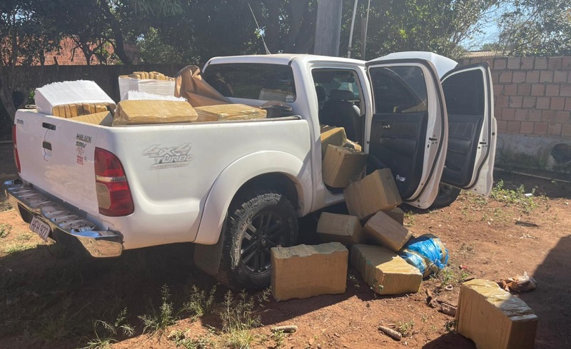 Ponta Porã: PC prendem suspeitos de tráfico, apreendem uma tonelada de drogas e recuperam carro roubado Ponta Porã: PC prendem suspeitos de tráfico, apreendem uma tonelada de drogas e recuperam carro roubado