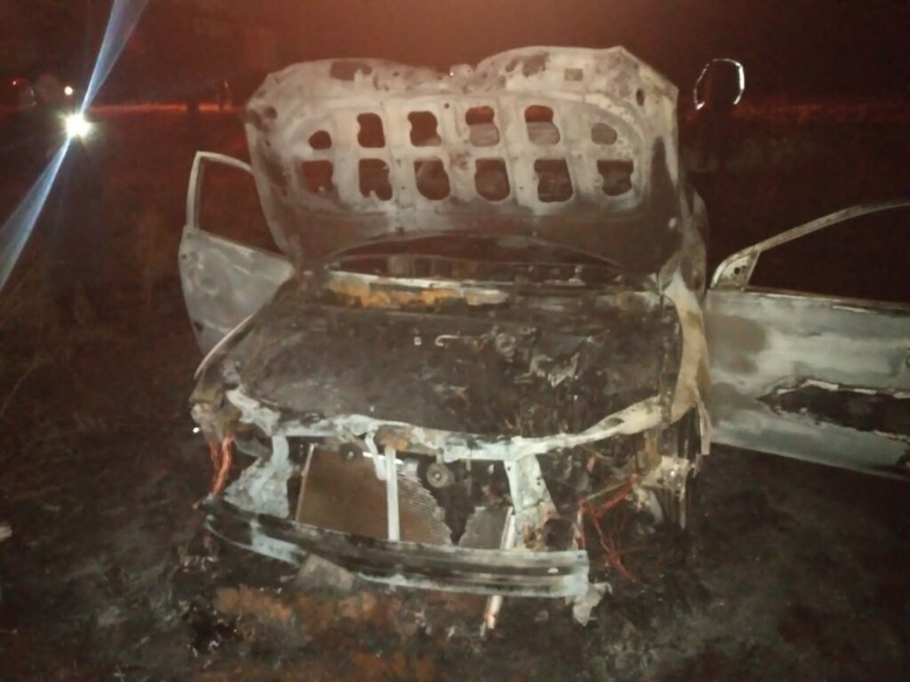 Carro em chamas é encontrado em Ponta Porã