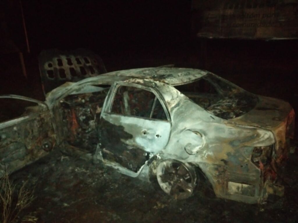 Carro em chamas é encontrado em Ponta Porã