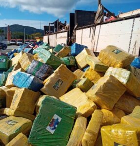 PRF, PF e PM faz mega-apreensão de 24,2 toneladas de maconha que saiu de Ponta Porã PRF, PF e PM faz mega-apreensão de 24,2 toneladas de maconha que saiu de Ponta Porã