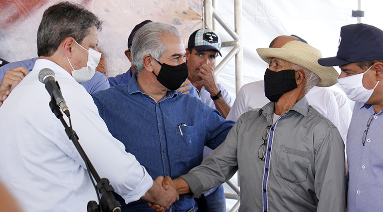 Reinaldo Azambuja visita obra da BR-419 com ministro de Infraestutura e destaca integração logística Reinaldo Azambuja visita obra da BR-419 com ministro de Infraestutura e destaca integração logística