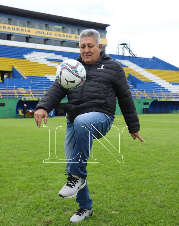 “Hay que dejar el sentimentalismo y buscar el profesionalismo”