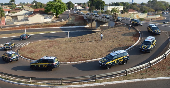 PRF reforça fiscalização no MS com 14 novas viaturas com proteção balística PRF reforça fiscalização no MS com 14 novas viaturas com proteção balística