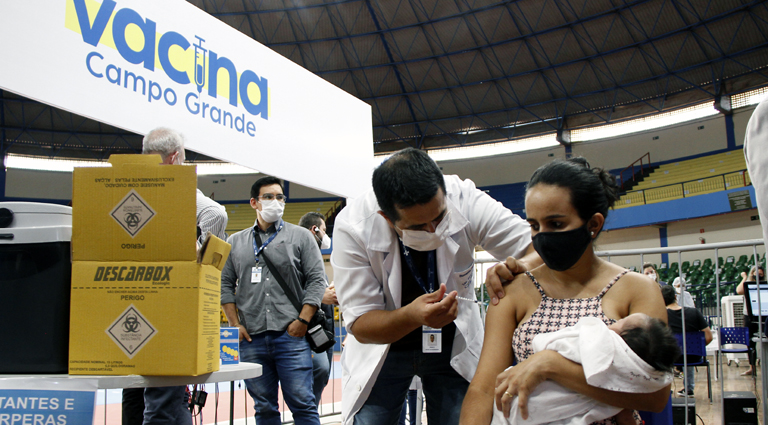 1° semana de agosto mostra queda de 48% nas mortes por Covid em relação a julho 1° semana de agosto mostra queda de 48% nas mortes por Covid em relação a julho