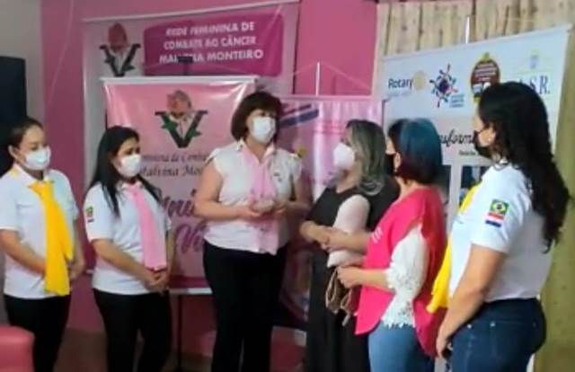 Casa da Amizade de Ponta Porã/Pedro Juan Caballero entrega kit a Rede Feminina