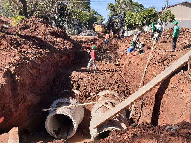 Hélio Peluffo vistoria obras complexas em Ponta Porã