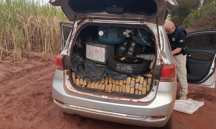 PRF apreende mais de 2 toneladas de maconha na BR-163 PRF apreende mais de 2 toneladas de maconha na BR-163