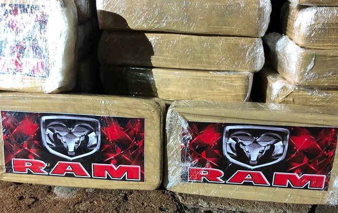 Polícia Federal de Naviraí apreende 259kg de cocaína Polícia Federal de Naviraí apreende 259kg de cocaína