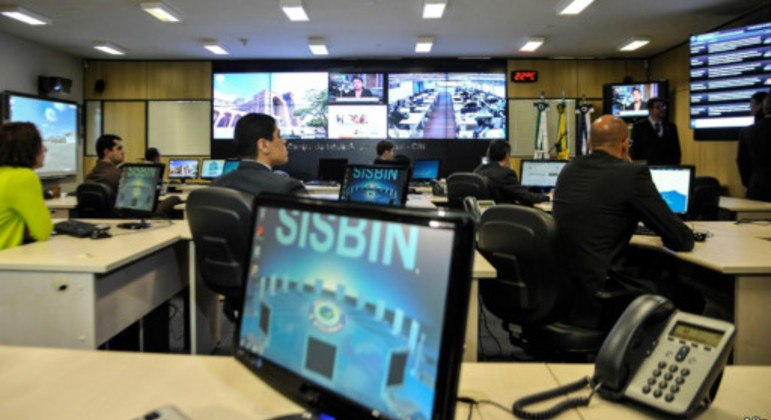 Em documento, PF defende voto impresso e Abin nas eleições Em documento, PF defende voto impresso e Abin nas eleições