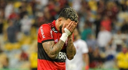 Nikão resolve, Athletico-PR elimina o Fla e fará final com o Atlético-MG Nikão resolve, Athletico-PR elimina o Fla e fará final com o Atlético-MG