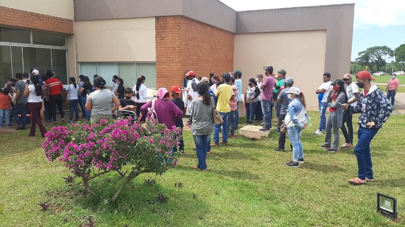 Impedidos de trabalhar no antigo lixão de Ponta Porã, recicladores buscam ajuda de autoridades