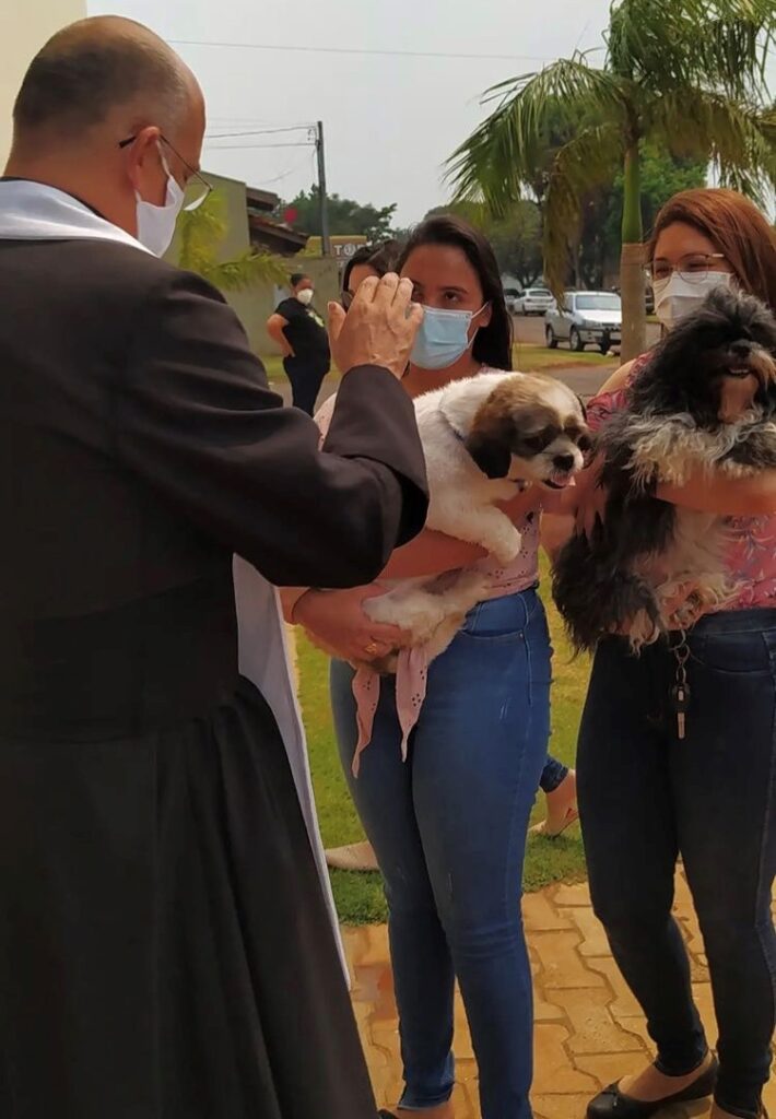 Dia de São Francisco de Assis é marcado pela bênção dos animais em Ponta Porã