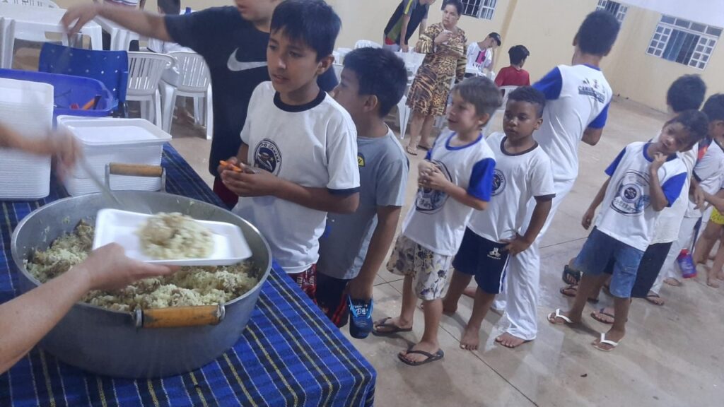 Associação Camará Capoeira realizou festa para as crianças em Ponta Porã