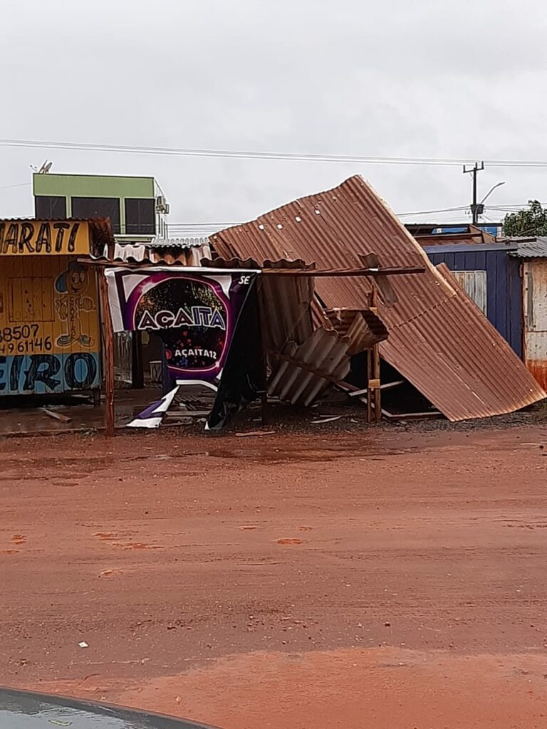 Ponta Porã: Feirinha do Nova Itamarati fica destruída com temporal e feirantes pedem providências