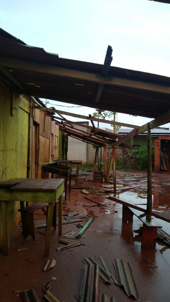 Ponta Porã: Feirinha do Nova Itamarati fica destruída com temporal e feirantes pedem providências