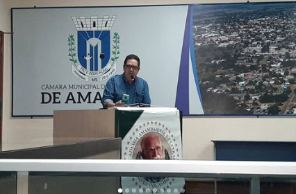 Livro: Noite de autógrafos foi sucesso em Amambai Livro: Noite de autógrafos foi sucesso em Amambai