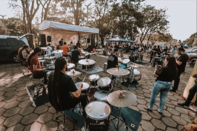 Encontro Internacional de Bateristas atrai centenas de pessoas na fronteira do Brasil com o Paraguai