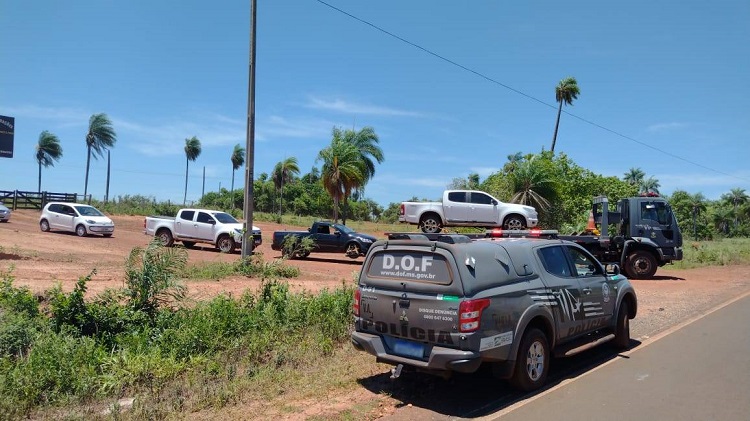 DOF apreende caminhonete roubada com 3.483 Kg de maconha DOF apreende caminhonete roubada com 3.483 Kg de maconha