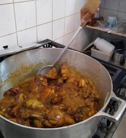 Ponta Porã: Escola Municipal Adê Marques realizou galinhada no fim de semana