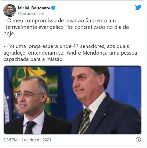 Bolsonaro comemora aprovação de André Mendonça para o STF Bolsonaro comemora aprovação de André Mendonça para o STF