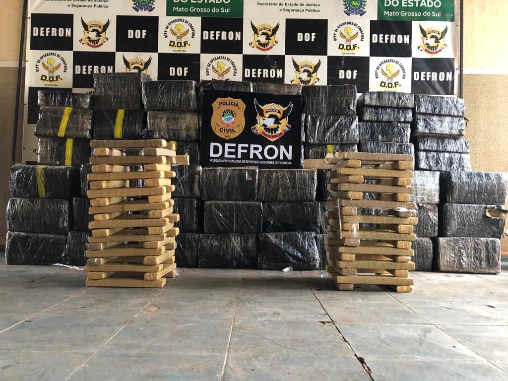 Defron faz apreensão de drogas entre carga de cacos de vidro para reciclagem Defron faz apreensão de drogas entre carga de cacos de vidro para reciclagem