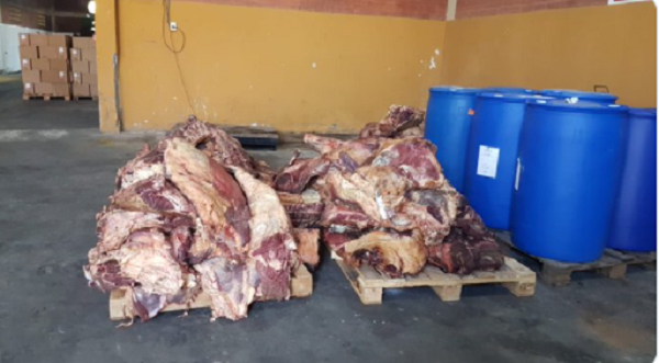 Se incautan de 2 toneladas de carne de contrabando en cruce Falcón-Clorinda Se incautan de 2 toneladas de carne de contrabando en cruce Falcón-Clorinda