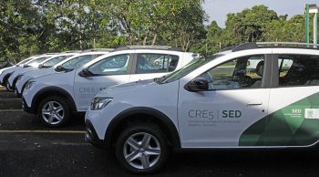 Primeiros veículos da história das coordenadorias regionais de Educação são entregues pelo governador