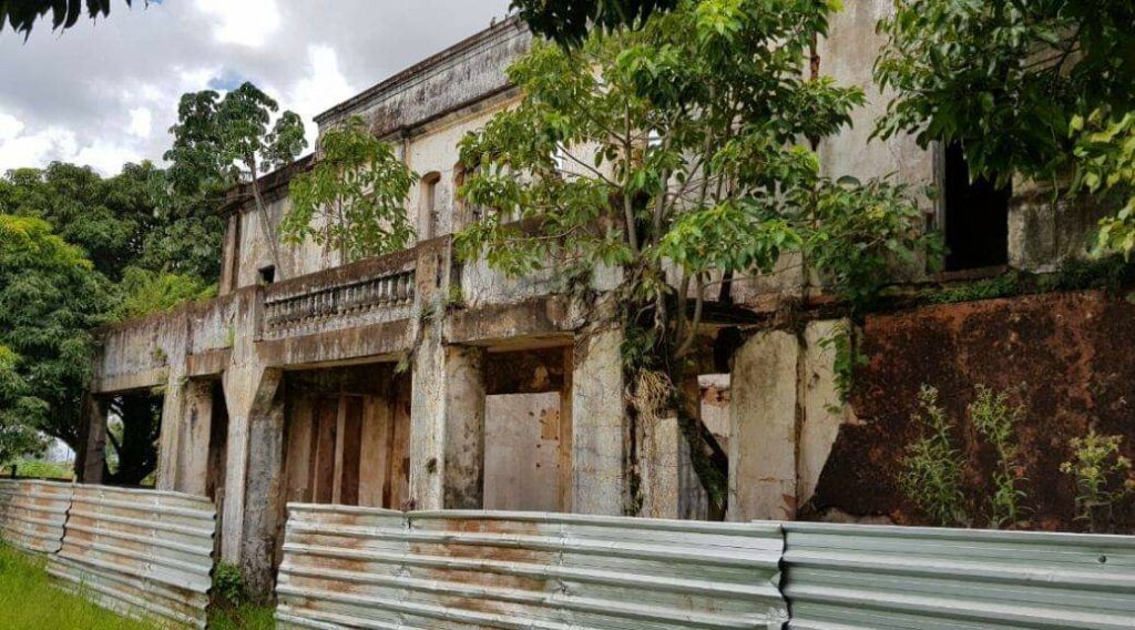 Servidores da FCMS destacam empenho de Mara Caseiro na restauração do Castelinho, em Ponta Porã