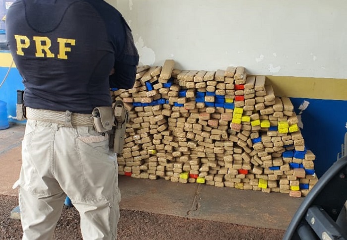 PRF e PM apreendem 453 Kg de maconha PRF e PM apreendem 453 Kg de maconha
