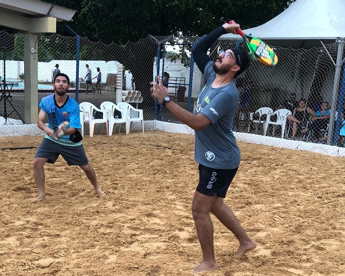 Com atletas de cinco municípios, domingo tem disputa do reinado do beach tennis em Mato Grosso do Sul