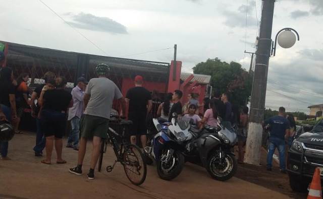 Homem é executado em garagem de carro em Ponta Porã Homem é executado em garagem de carro em Ponta Porã