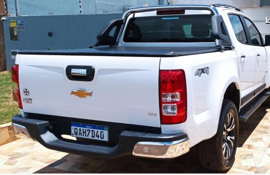 Assaltantes roubam caminhonete em Ponta Porã Assaltantes roubam caminhonete em Ponta Porã