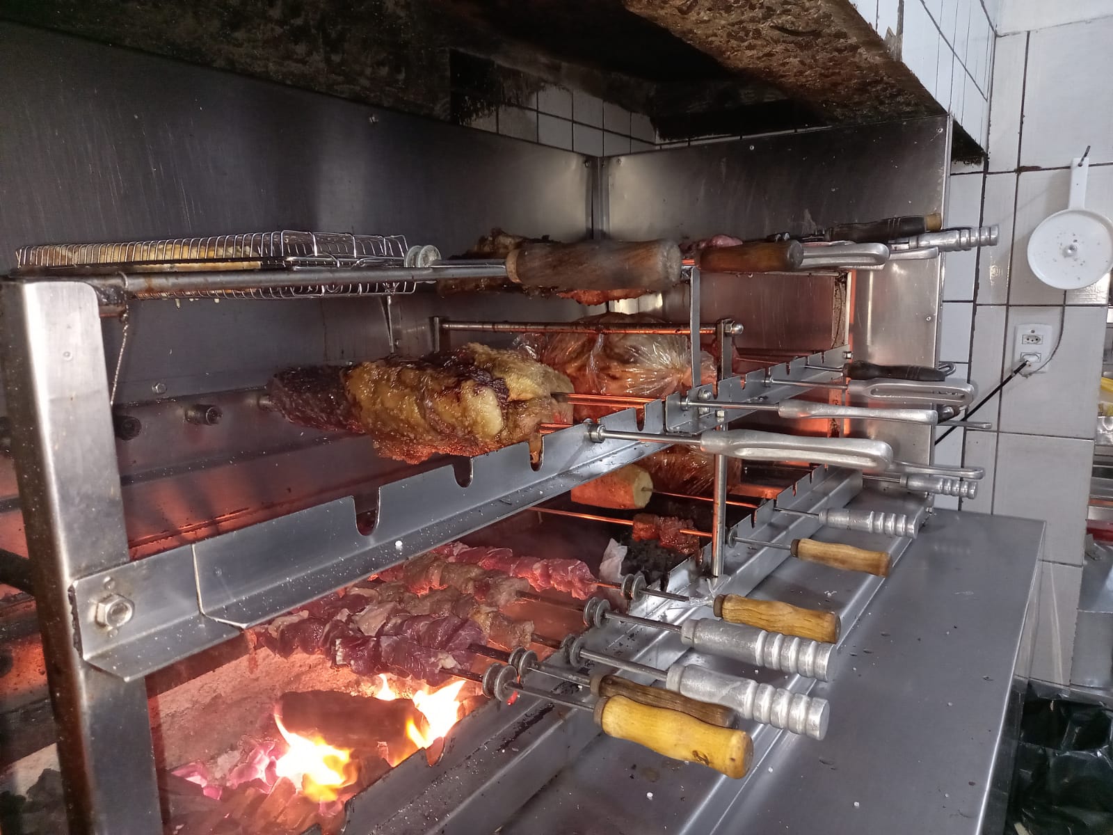 Hoff Grill Churrascaria : o melhor rodízio de carnes em Amambai Hoff Grill Churrascaria : o melhor rodízio de carnes em Amambai