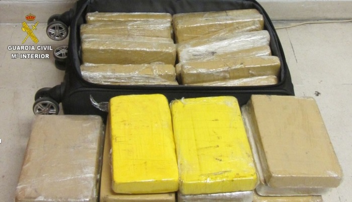 Sargento acusado de transportar 37 quilos de cocaína em avião da FAB vai a julgamento nesta terça-feira, em Brasília Sargento acusado de transportar 37 quilos de cocaína em avião da FAB vai a julgamento nesta terça-feira, em Brasília