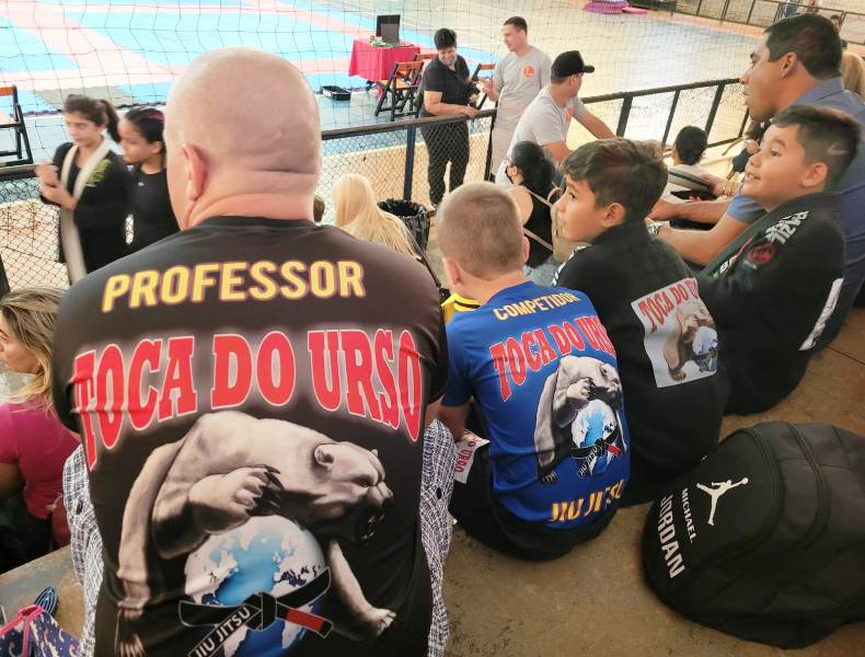 Equipe de Jiu Jitsu de Ponta Porã participa de competição em Dourados