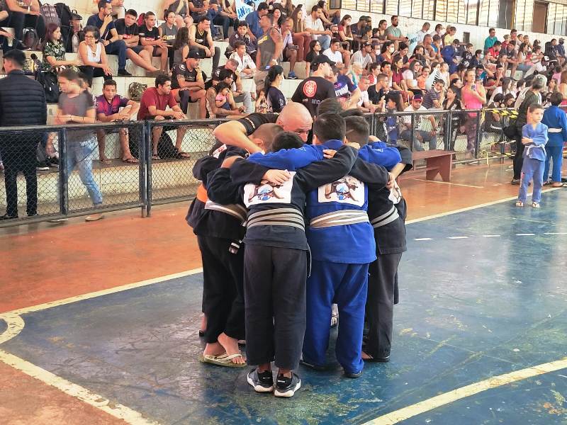 Equipe de Jiu Jitsu de Ponta Porã participa de competição em Dourados