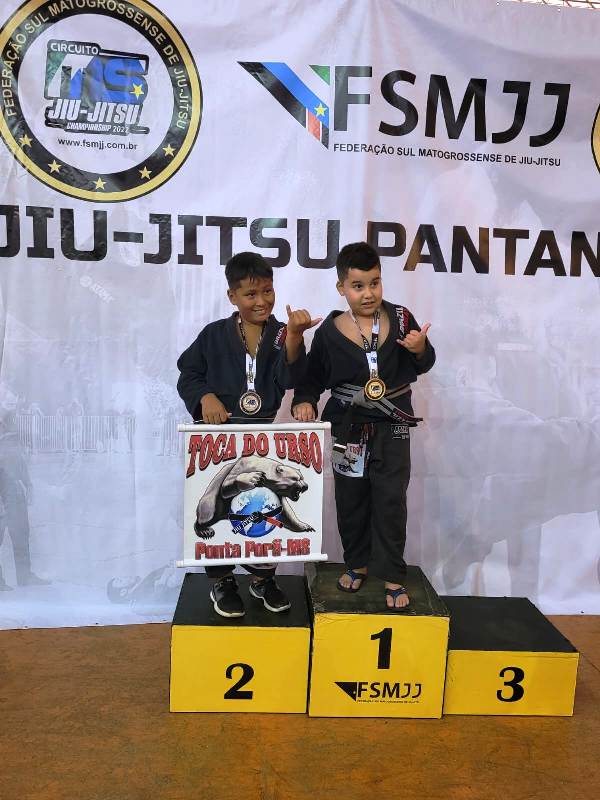 Equipe de Jiu Jitsu de Ponta Porã participa de competição em Dourados