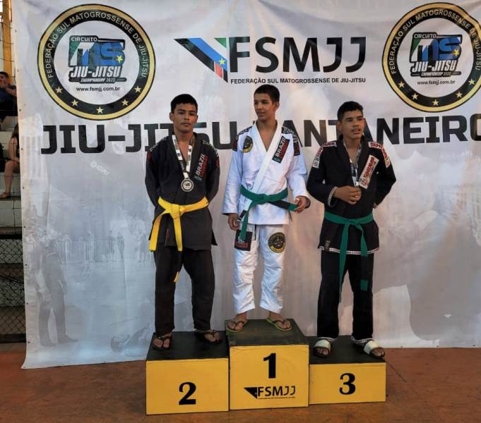 Equipe de Jiu Jitsu de Ponta Porã participa de competição em Dourados