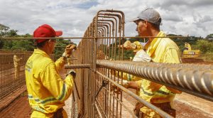 Moradores e produtores rurais comemoram as obras na MS-162, que vão mudar a realidade da região