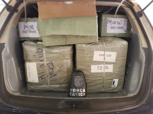 Ponta porã: Força Tática do 4º BPM apreende mercadorias avaliadas em mais de cento e oitenta mil reais Ponta porã: Força Tática do 4º BPM apreende mercadorias avaliadas em mais de cento e oitenta mil reais