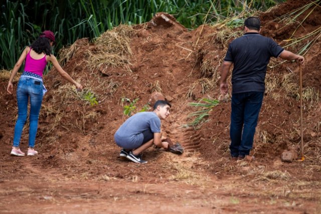 Dia D de Limpeza no Rio Amambai aconteceu no último sábado (5) e foi sucesso Dia D de Limpeza no Rio Amambai aconteceu no último sábado (5) e foi sucesso