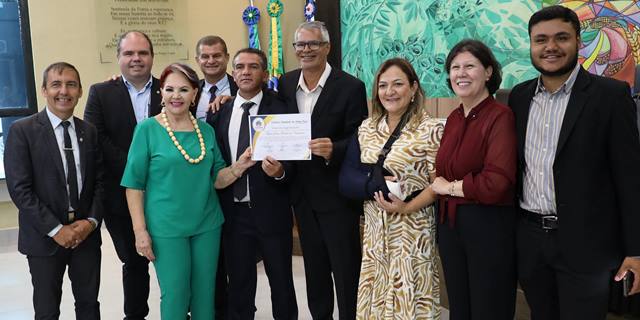 Vereadores aprovam projetos e homenageiam quem atua para o desenvolvimento de Ponta Porã