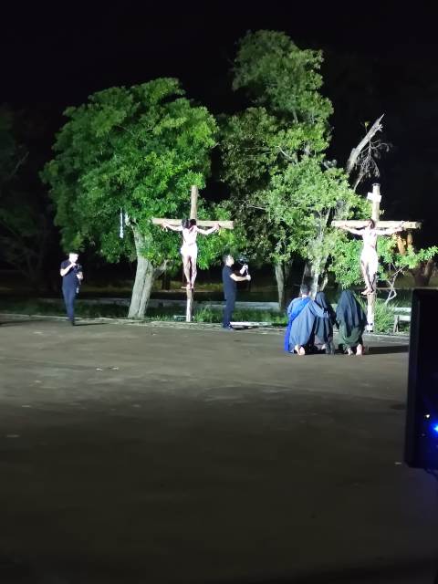 Divina Paixão emociona em espetáculo teatral no Parque dos Ervais em Ponta Porã