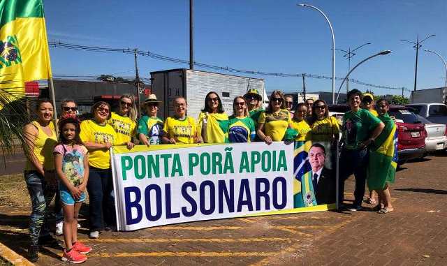 Em Ponta Porã, apoiadores de Bolsonaro se manifestaram no Parque dos Ervais