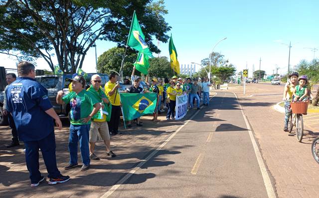 Em Ponta Porã, apoiadores de Bolsonaro se manifestaram no Parque dos Ervais