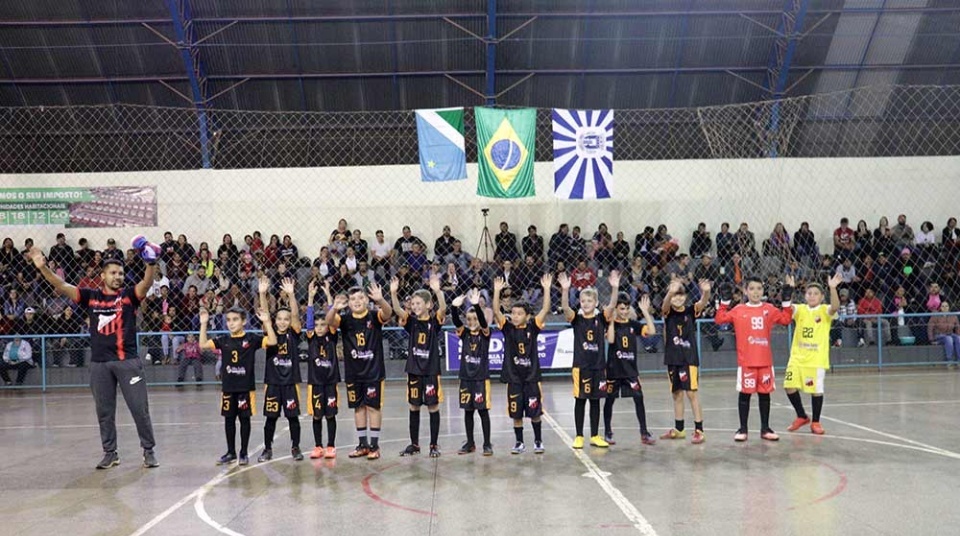 Com jogos eletrizantes, Prefeitura de Amambai realizou nesta terça, finais da Copa Cidade de Futsal