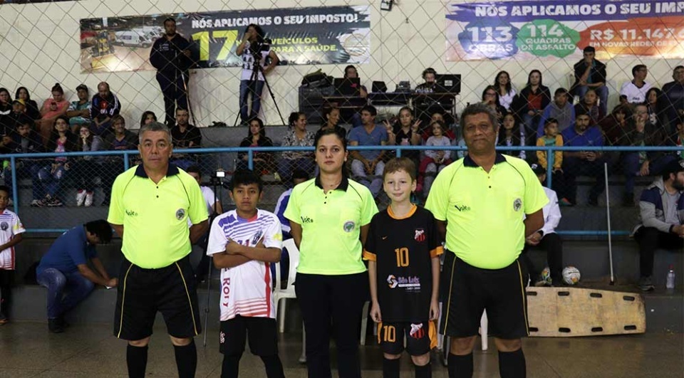 Com jogos eletrizantes, Prefeitura de Amambai realizou nesta terça, finais da Copa Cidade de Futsal