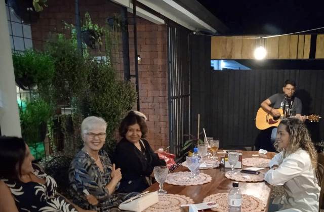 Fannyliz Tibcherani comemorou seu aniversário com amigos e familiares Fannyliz Tibcherani comemorou seu aniversário com amigos e familiares