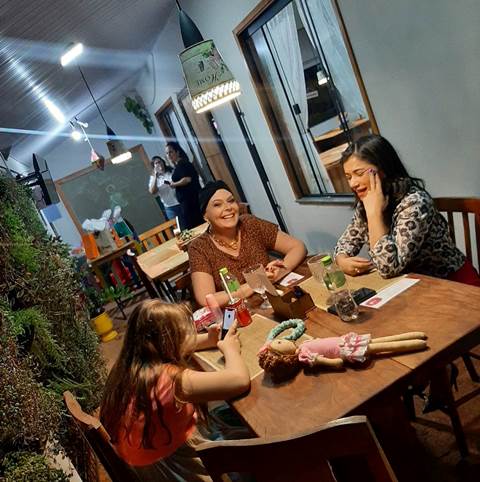 Fannyliz Tibcherani comemorou seu aniversário com amigos e familiares Fannyliz Tibcherani comemorou seu aniversário com amigos e familiares